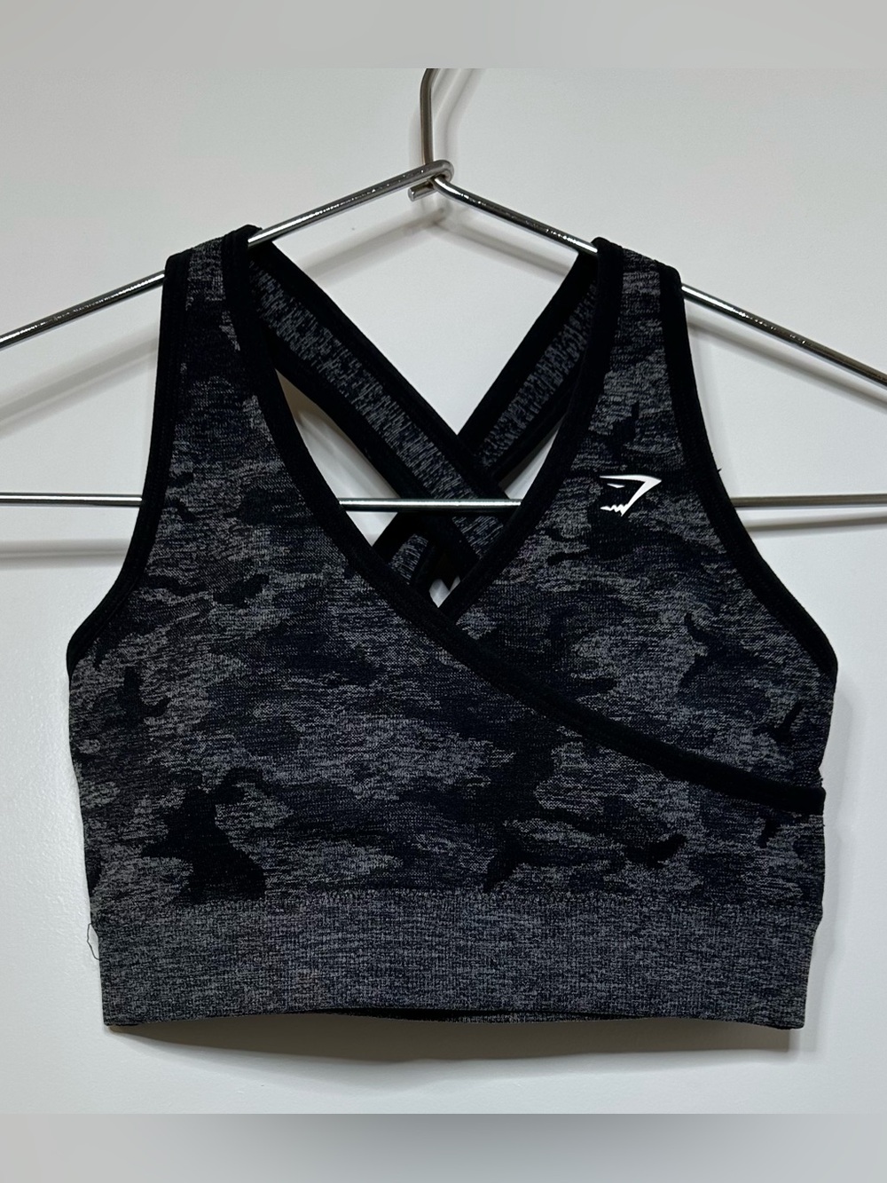 Gymshark Adapt Camo Seamless Sports Bra | Black Grey | M